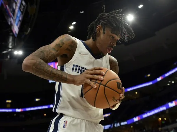 Ja Morant masih betah bermain untuk Memphis Grizzlies.