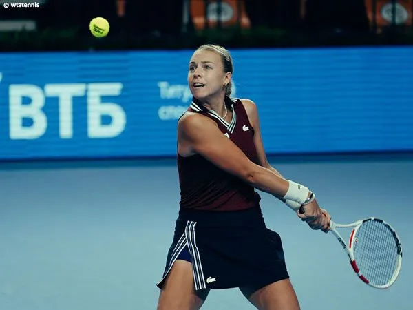 Anett Kontaveit pupuskan harapan Marketa Vondrousova di semifinal Kremlin Cup 2021