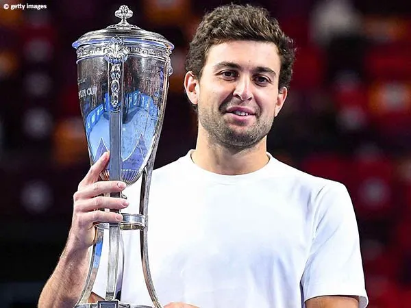 Aslan Karatsev sabet gelar kedua pada musim 2021 di Moskow