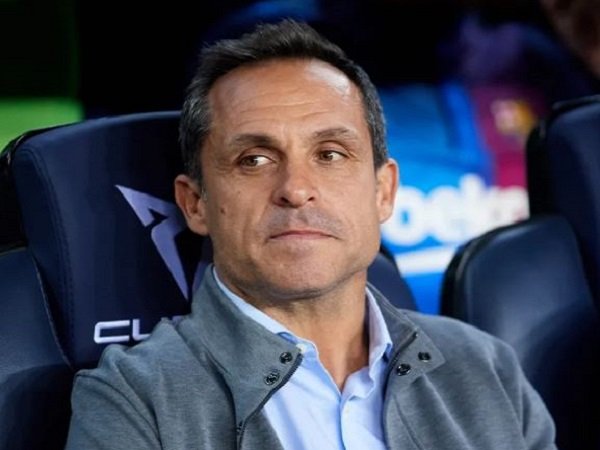 Sergi Barjuan Tegaskan Barcelona Wajib Mengalahkan Kiev