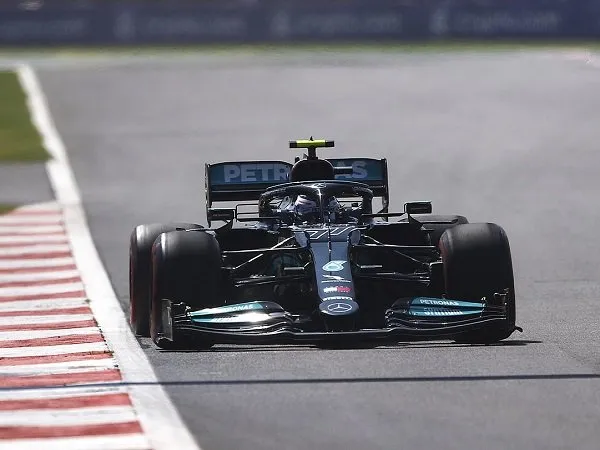 Valtteri Bottas rajai sesi FP1 F1 GP Meksiko.