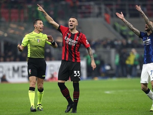 Andil Krunic Sebelum Martinez Gagal Eksekusi Penalti Dalam Derby Milan