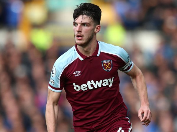 Gara-gara Tak Datangkan Declan Rice, Man United Kini Kena Batunya