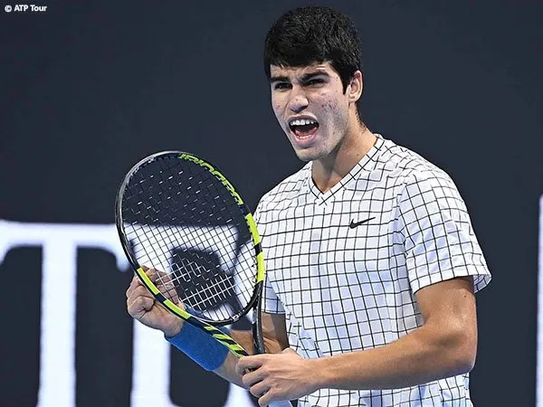 Carlos Alcaraz kalahkan Holger Vitus Nodskov Rune di Milan musim 2021