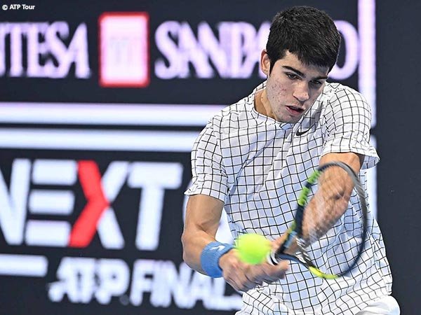 Carlos Alcaraz Amankan Satu Tiket Semifinal Di Milan