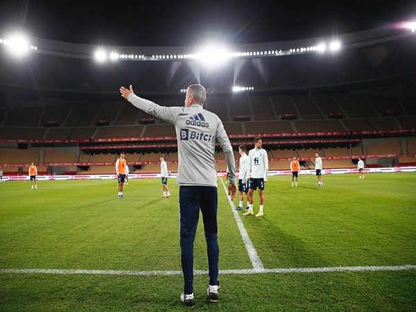 Luis Enrique Harapkan Pendukung Spanyol Jadi Pembeda Kontra Swedia