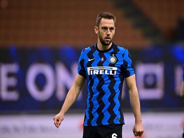 Stefan de Vrij Komentari Rumor Transfernya ke Tottenham
