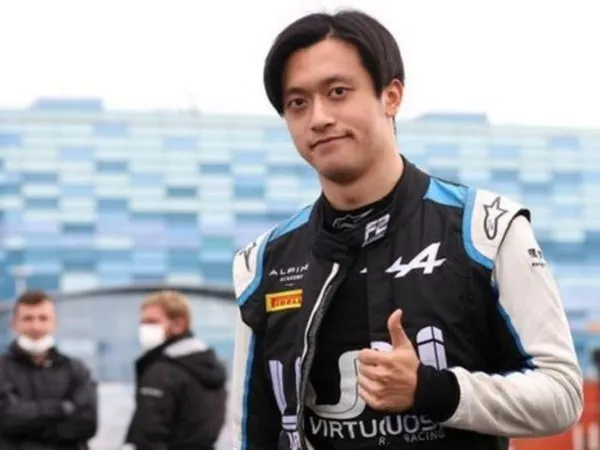 Guanyu Zhou Resmi Perkuat Alfa Romeu. (Images: Getty)