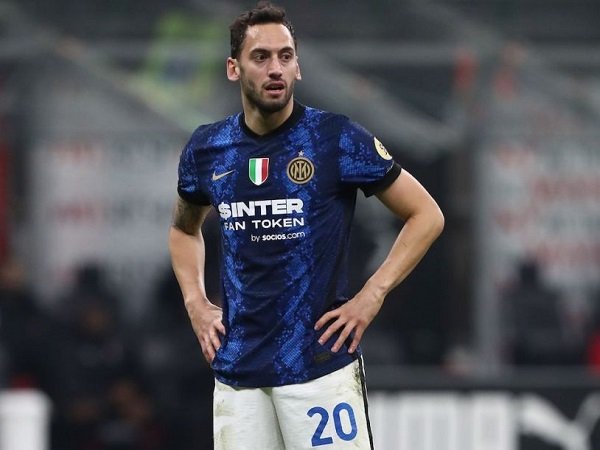 Calhanoglu Ungkap Alasannya Tinggalkan Milan Demi Gabung Inter
