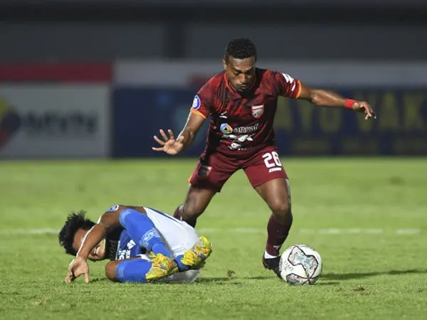 Winger Borneo FC, Terens Puhiri