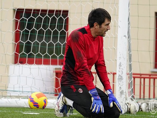 Tatarusanu Ungkap Harapannya Perpanjang Kontrak Bersama Milan