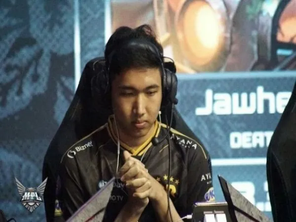 Lemon RRQ Hoshi Raih Penghargaan di Indonesian Esports Awards 2021