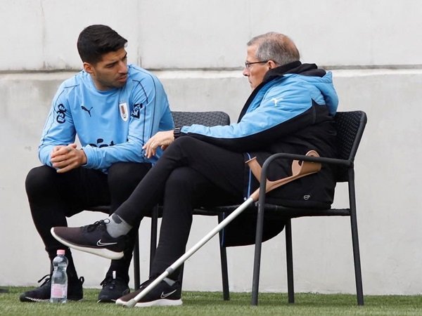 Luis Suarez Ungkap Rasa Terima Kasihnya Pada Oscar Tabarez