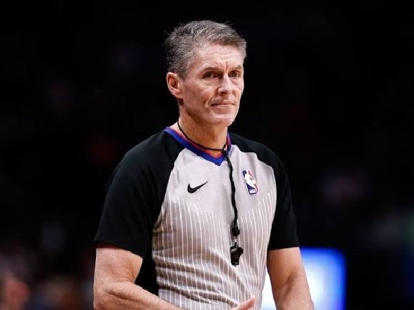 Scott Foster Jelaskan Insiden Isaiah Stewart Versus LeBron James