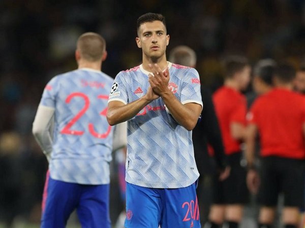 Ingin Kembali Ke Milan, Dalot Tolak Pinangan Dortmund