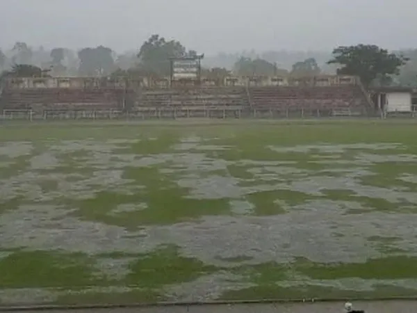Kondisi lapangan Stadion Bukik Bunian, Kecamatan Lubuk Basung, Kabupaten Agam yang sedianya jadi venue semifinal Liga 3