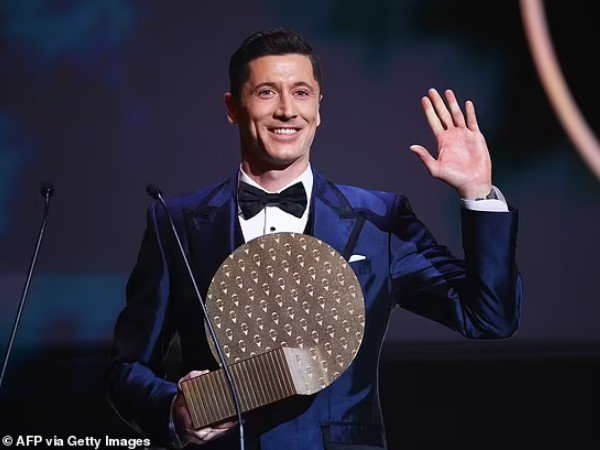 Terpengaruh Messi, France Football Bisa Berikan Ballon d’Or untuk Lewy