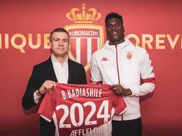 Badiashile dan Omeragic Masuk Daftar Target Milan