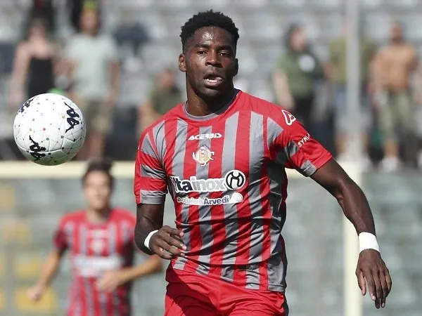 Target AC Milan Caleb Okoli