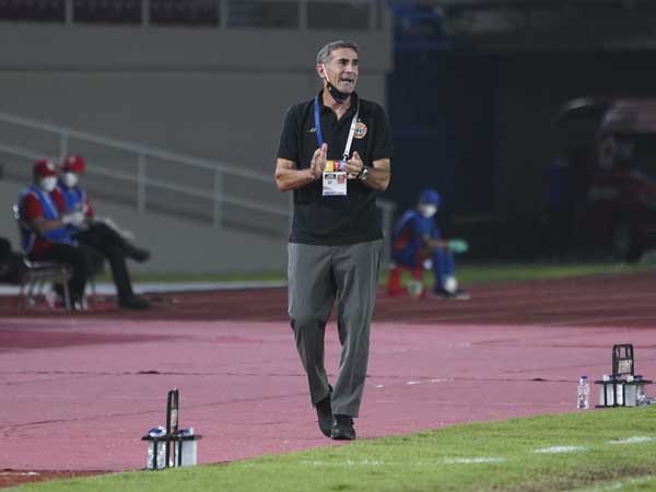 Alessio Harus Bekerja Ekstra Untuk Siapkan Timnya Menghadapi Bhayangkara FC