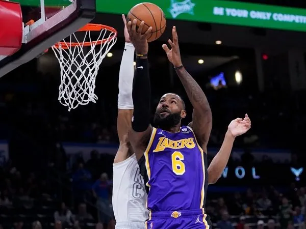 OKC Thunder dibuat tidak berdaya oleh Los Angeles Lakers.