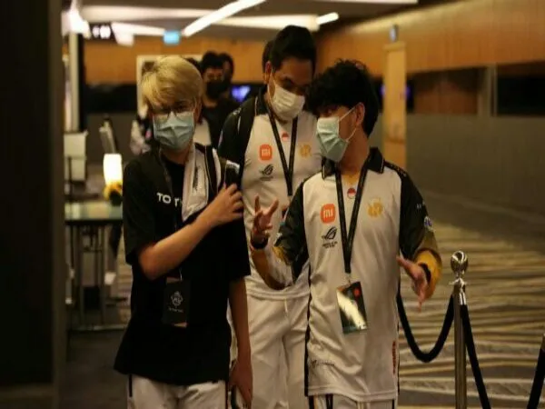 Meski Bekap Todak, Acil Sebut Performa RRQ Hoshi Masih di Bawah 50%