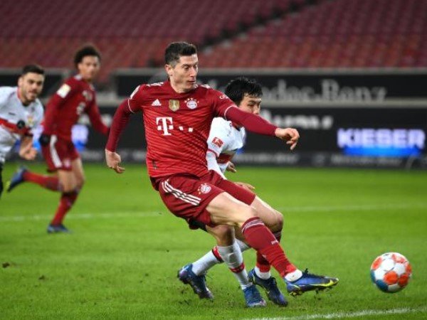 Bayern Hancurkan Stuttgart, Robert Lewandowski Samai Rekor Gerd Muller
