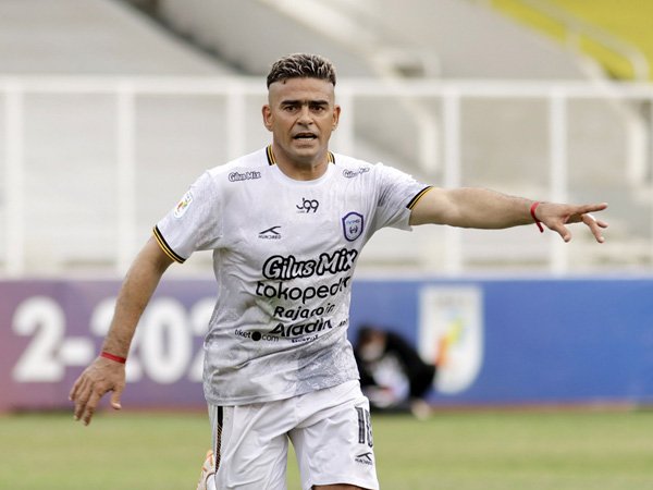 El Loco Belum Habis! Hattrick Ke Gawang Persis Solo Jadi Buktinya