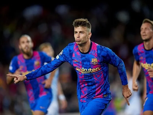 Gerard Pique kembali perkuat Barcelona untuk laga kontra Sevilla.
