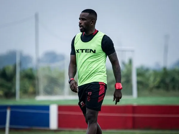 Penyerang naturalisasi Madura United, Greg Nwokolo