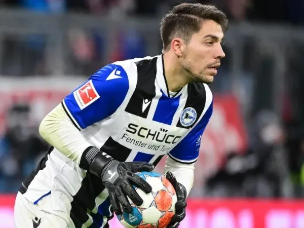 Eks Petinggi Bayern Munich Puji Kiper Arminia Bielefeld, Tertarik?