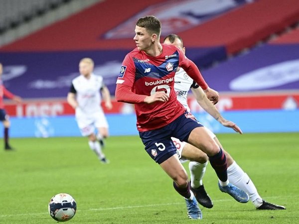 Milan Mustahil Bisa Rekrut Tiga Target Bek Tengah, Ini Alasannya!