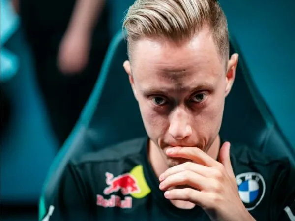 Idolakan Steven Gerrad, Rekkles Pilih Nomor Punggung 8 di Karmine Corp