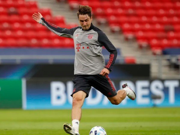 Gagal di Greuther Fürth, Adrian Fein Bisa Dipinjamkan Bayern ke Hannover 96