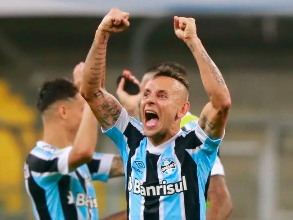 Dibuang Gremio, Rafinha Alumni Bayern Munich Gabung Sao Paulo