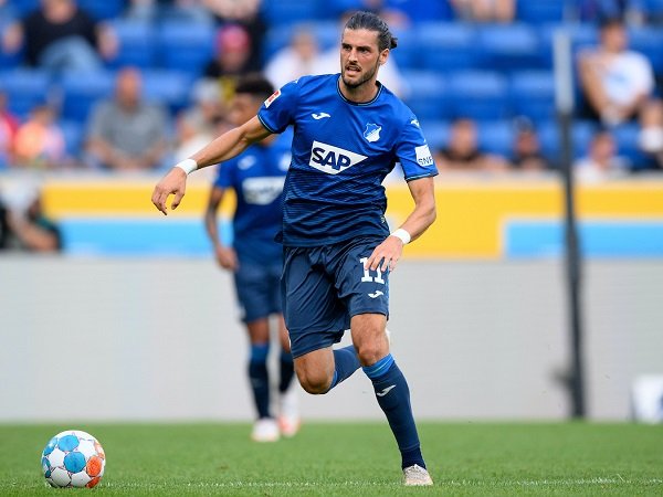 Sempat Dikaitkan Dengan Milan, Florian Grillitsch Mendekat Ke Roma