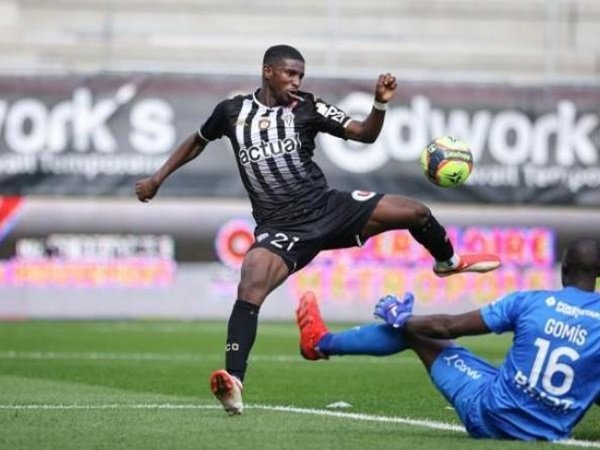 Borussia Dortmund Ungguli Chelsea untuk Datangkan Mohamed-Ali Cho