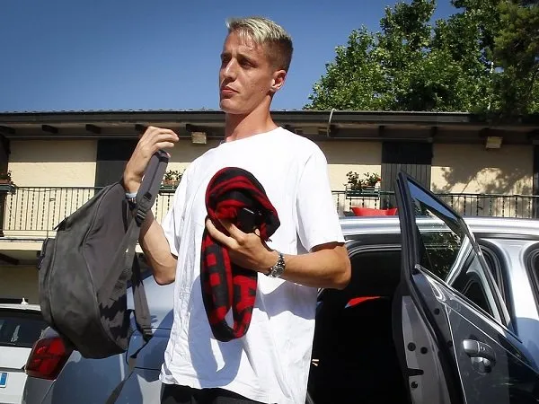 Bek AC Milan Andrea Conti