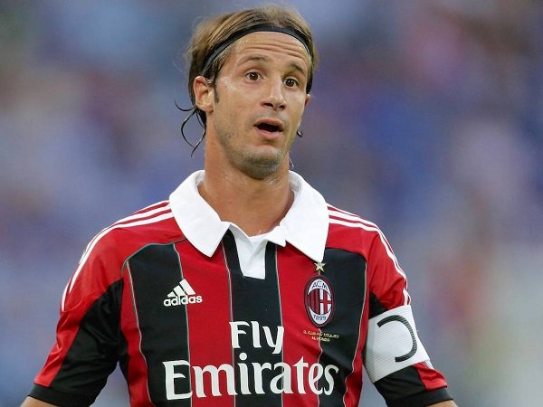 Antonini Sarankan Milan Rekrut Gelandang Baru Januari Ini