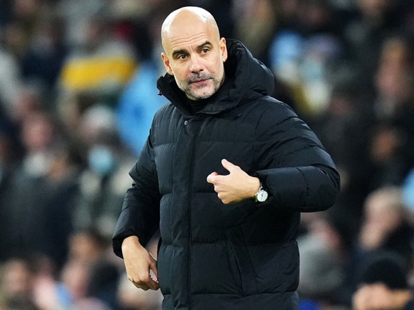 Pep Guardiola Tetap Pantau Man City Saat Hadapi Swindon