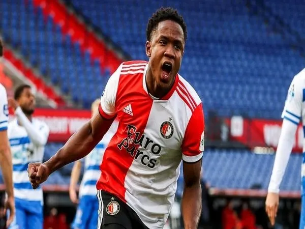 Pemain sayap milik Feyenoord yaitu Luis Sinisterra, diberitakan menjadi incaran Napoli untuk mengisi pos yang ditinggalkan oleh Lorenzo Insigne / via AFP