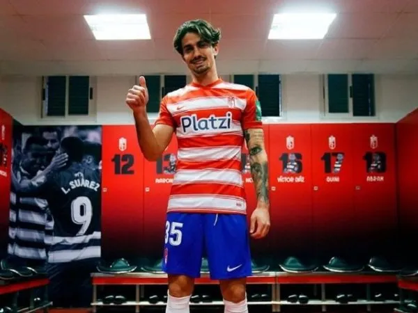 Granada resmi perkenalkan Alex Collado.