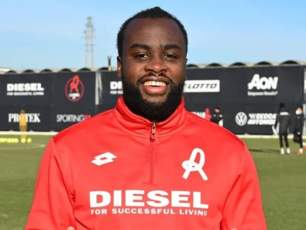 Full bek Lazio resmi gabung Vicenza