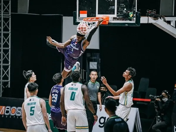 Amartha Hangtuah berhasil petik kemenangan perdana saat jumpa Satya Wacana Saints Salatiga.