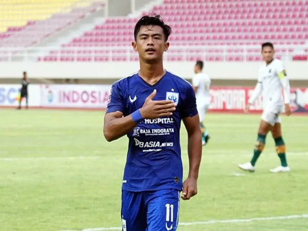 Bek PSIS Semarang, Pratama Arhan