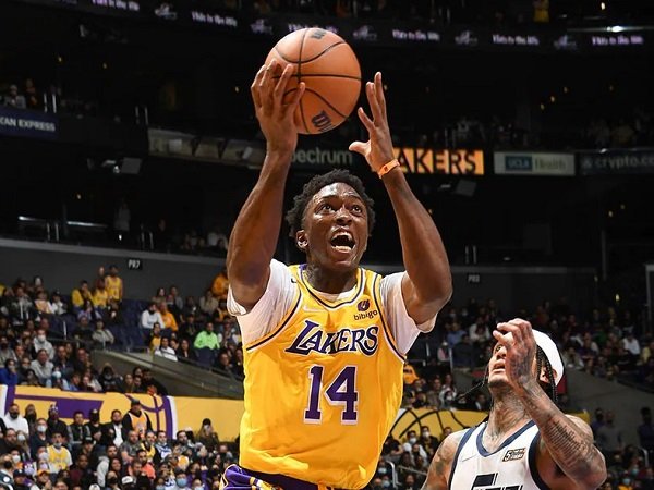 Stanley Johnson Bantu Lakers Mengalahkan Jazz
