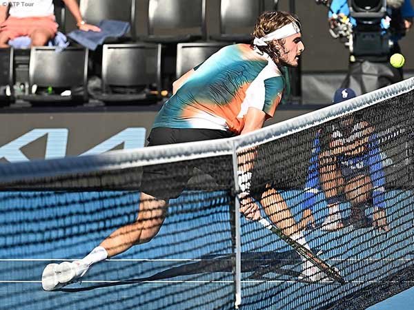 Hasil Australian Open: Stefanos Tsitsipas Pulangkan Benoit Paire