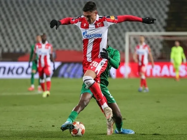 AC Milan dilaporkan sudah hampir pasti bakal mengamankan talenta muda milik Red Star Belgrade yaitu Marko Lazetic di bursa transfer Januari / via AFP