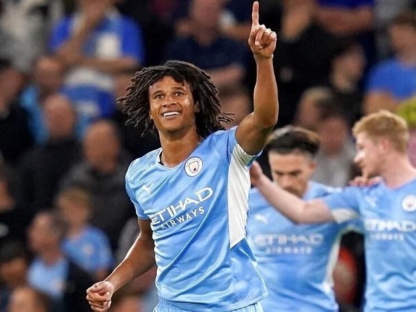 Milan Urung Datangkan Nathan Ake Dari City Januari Ini