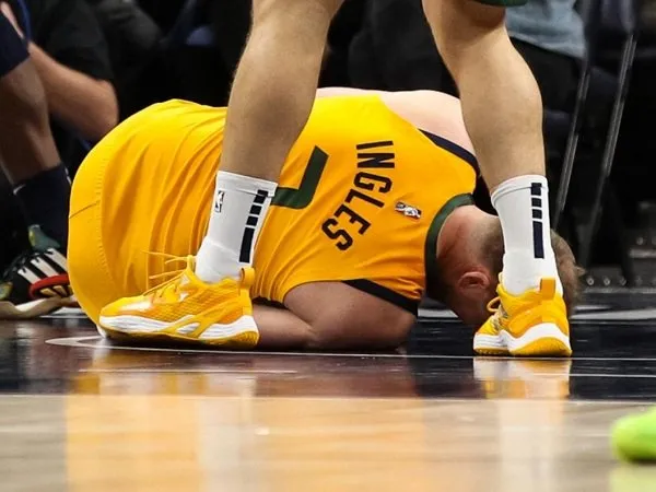 Cedera ACL buat Joe Ingles tutup musim lebih cepat.